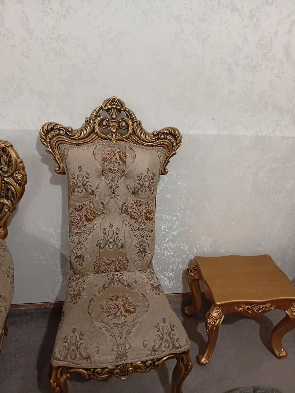 مبل سلطنتی ۹نفره  فروش بدلیل تغییر دکوراسیون|مبلمان خانگی و میز عسلی|بندر امام خمینی, |دیوار