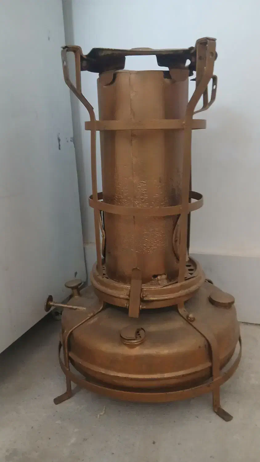 چراغ عتیقه|کلکسیون اشیاء عتیقه|تربت جام, جامرود|دیوار