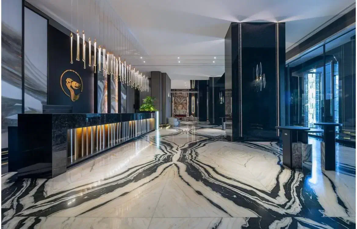 لوکس ترین ۴۶۰ متر ۱۴۰متر تراس الهیه