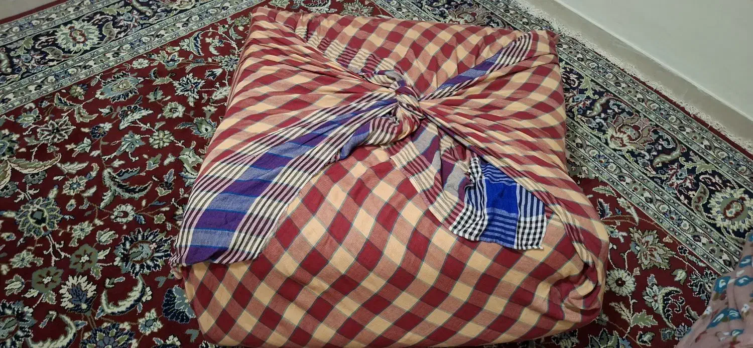 لحاف کرسی نو و بزرگ دوخت قدیم.|رختخواب، بالش، پتو|مبارکه, |دیوار