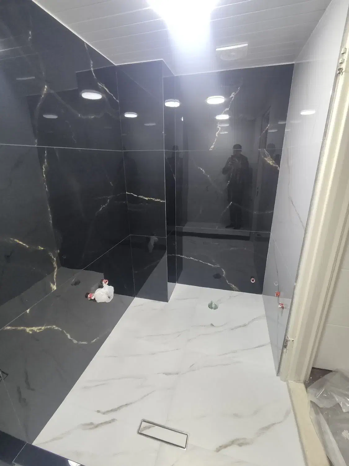 کارگر کاشی کار|استخدام معماری، عمران و ساختمانی|رشت, بوسار|دیوار