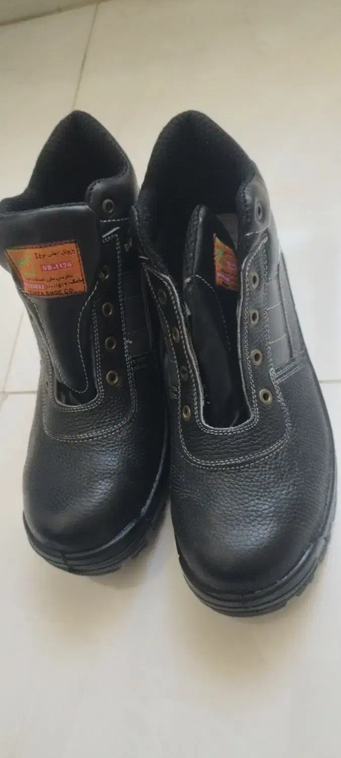 کفش ایمنی|کیف، کفش، کمربند|گیلان غرب, |دیوار