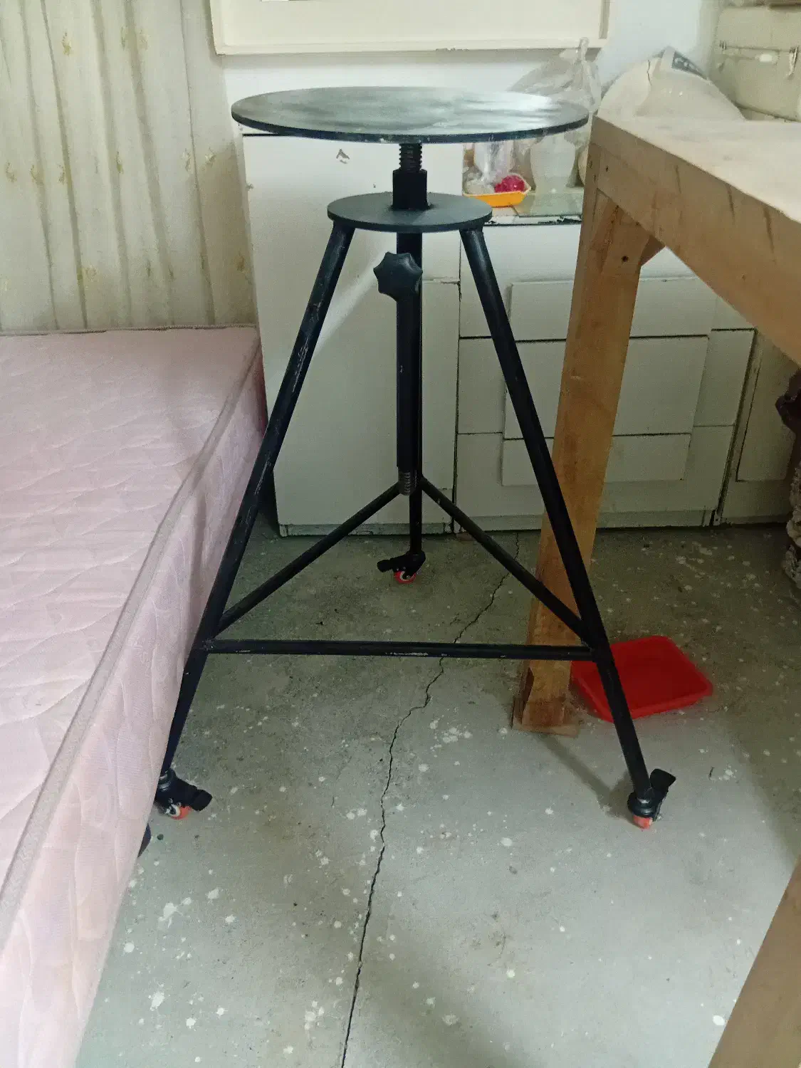 سه پایه مجسمه|مجسمه، تندیس، ماکت|کلارآباد, |دیوار