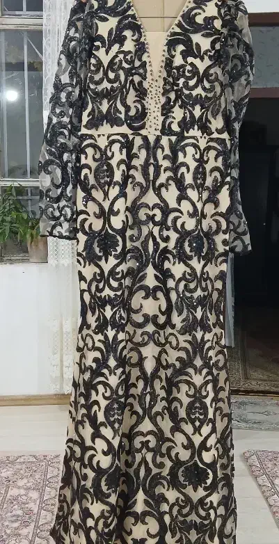 لباس بلند|لباس|نوشین شهر, |دیوار