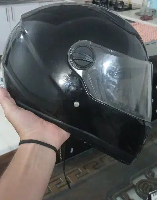 کلاه کاسکت Sabrinas تمیز  در حد نو|قطعات یدکی و لوازم جانبی|قم, سراجه (۱۵ خرداد)|دیوار