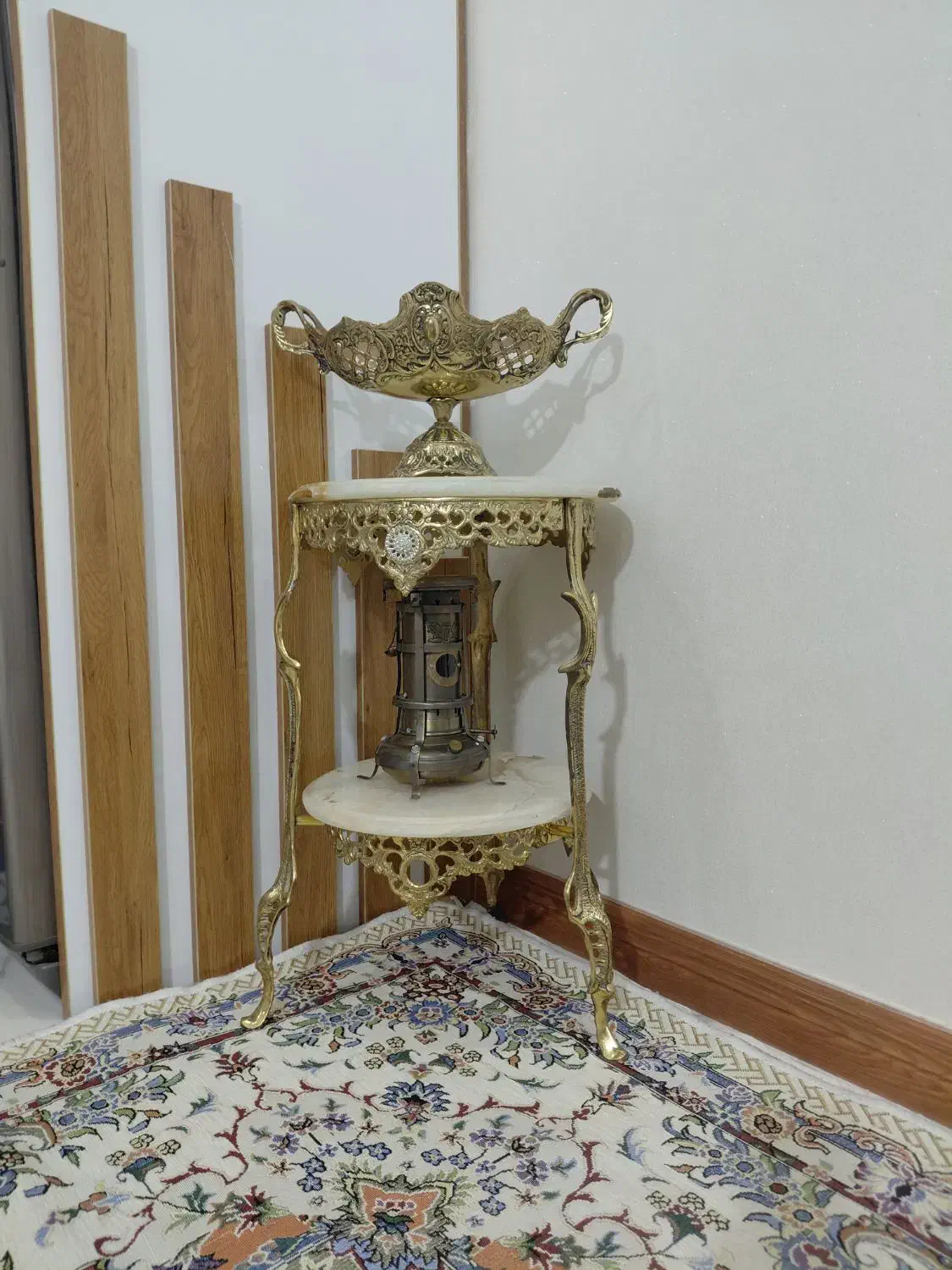 میز برنزی|میز تلفن|نسیمشهر, |دیوار