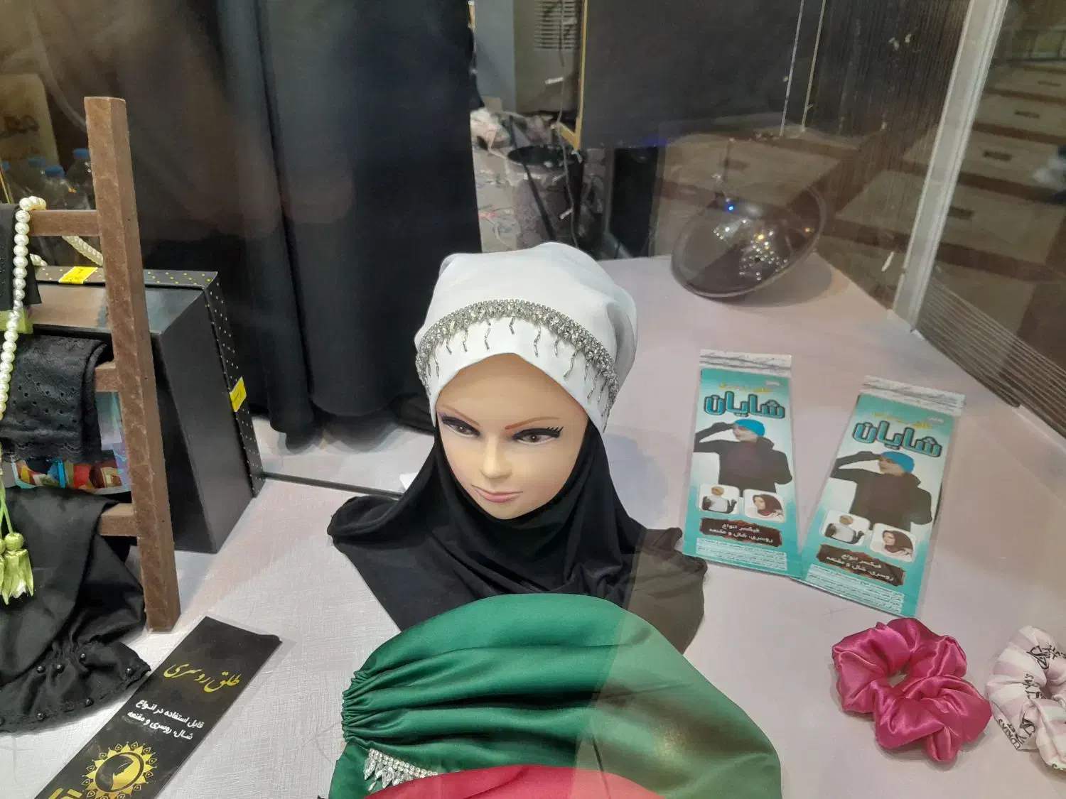 فروش مانکن خانوم با چهره و سینی بدلیجات|فروشگاه و مغازه|رشت, پارک شهر|دیوار