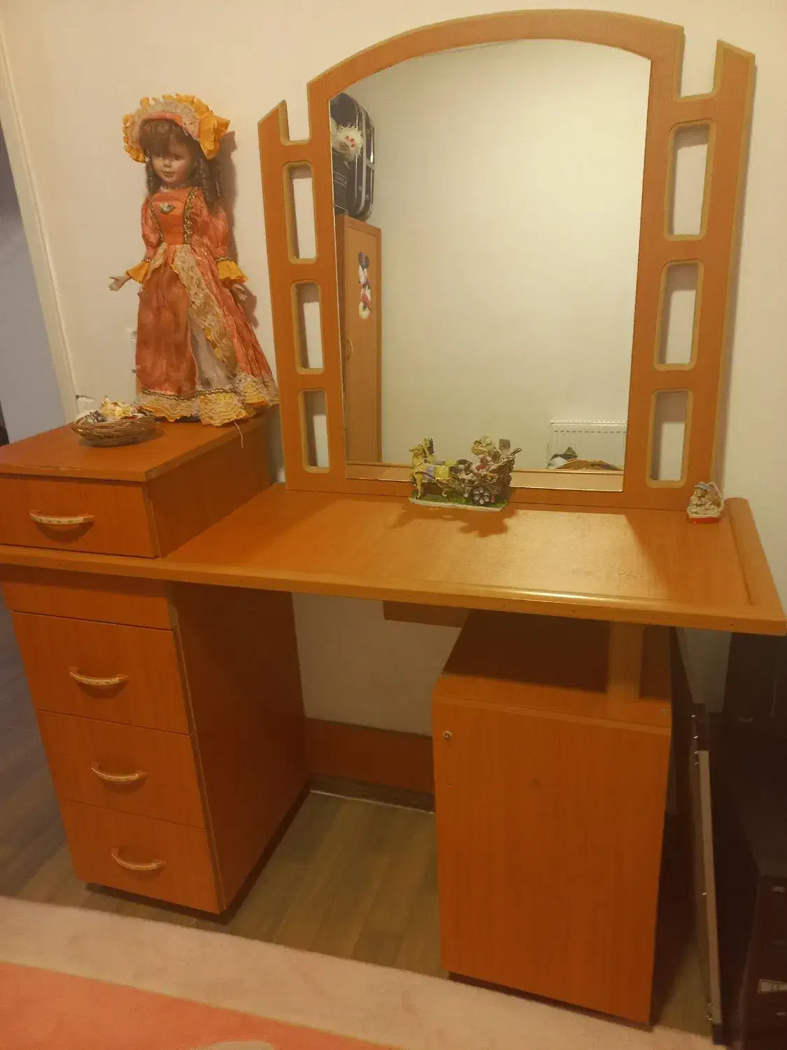 سرویس خواب|تخت و سرویس خواب|ملکان, |دیوار