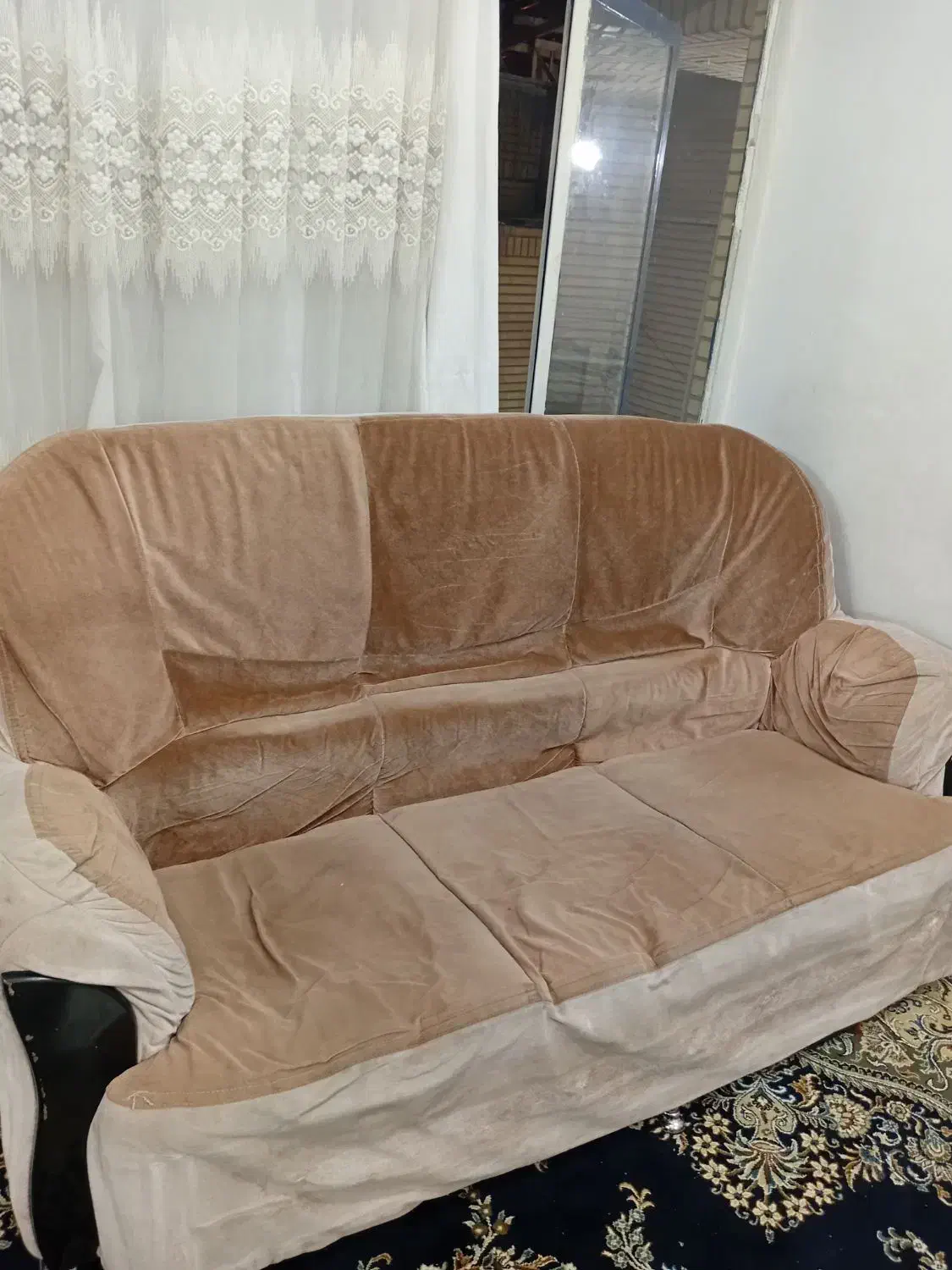 مبل ۳نفره رایگان|مبلمان خانگی و میز عسلی|قم, آذر (نکویی)|دیوار