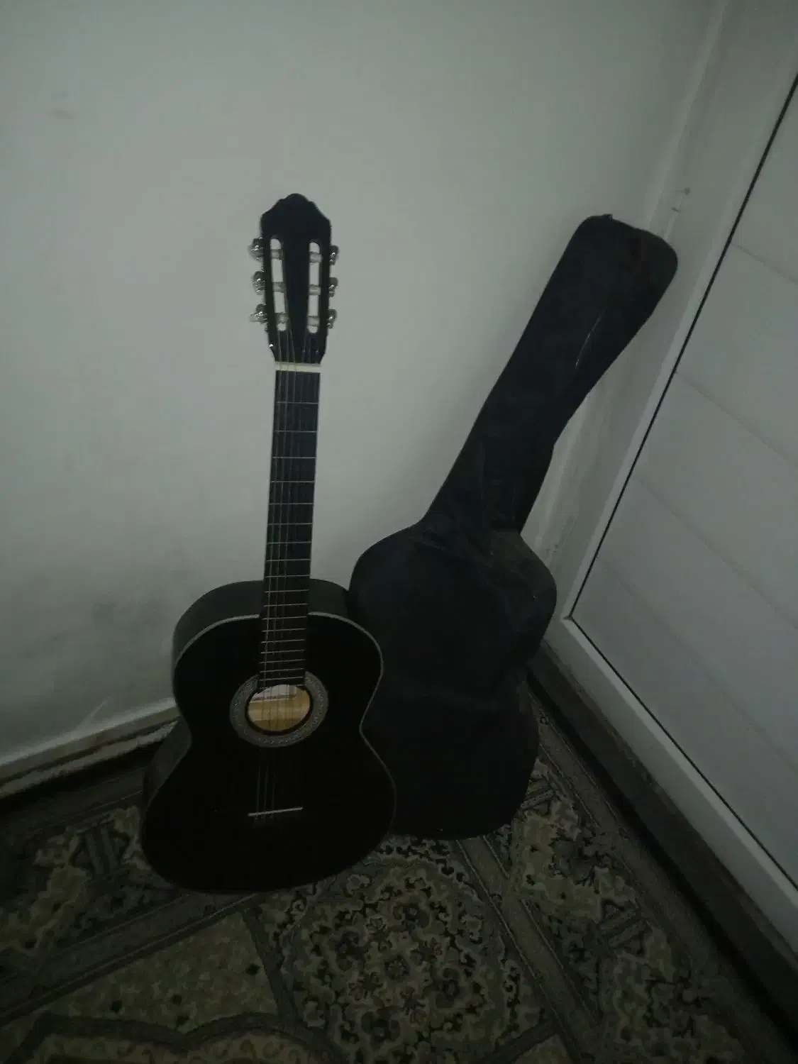 گیتار|گیتار، بیس، امپلیفایر|سمنان, |دیوار