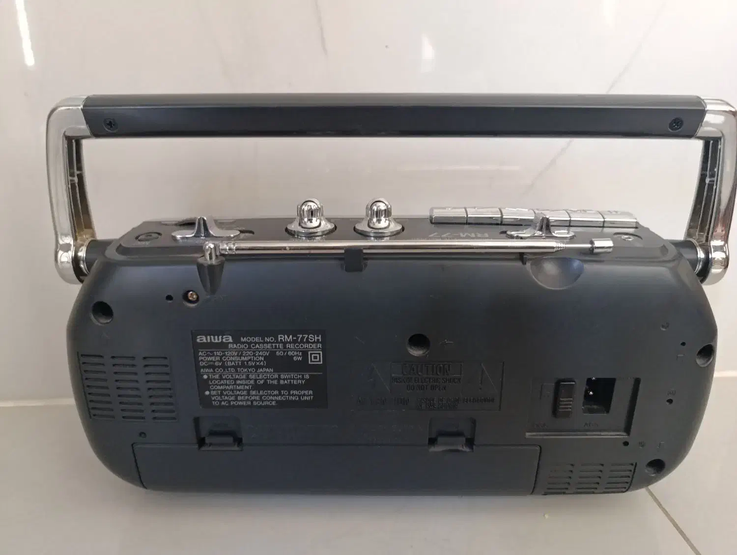 رادیو آیوا|کلکسیون اشیاء عتیقه|کاشان, شهرک امیرالمومنین|دیوار