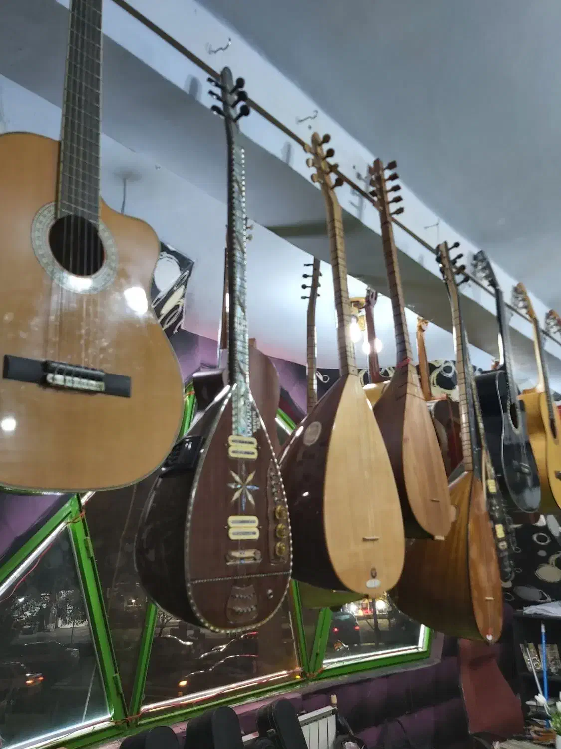 گیتار ساز ویولن|گیتار، بیس، امپلیفایر|پارس‌آباد, |دیوار