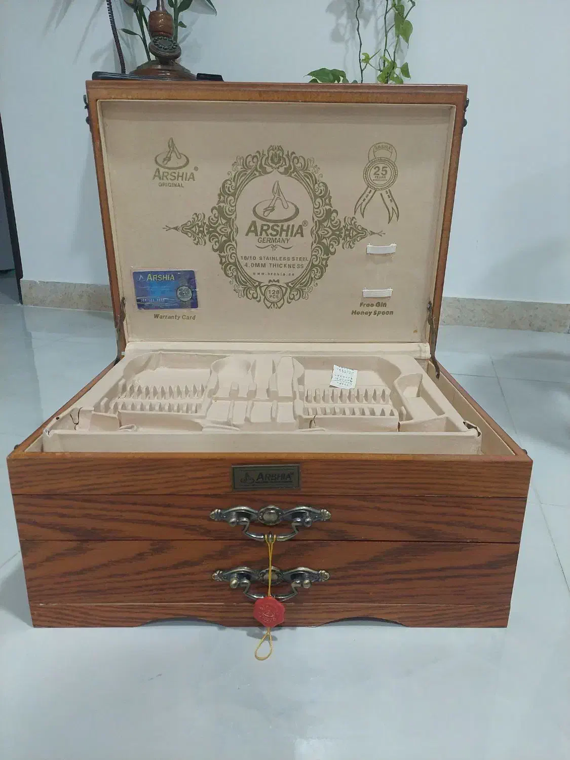 جعبه چوبی سرویس قاشق چنگال ۱۲ نفره|ظروف سرو و پذیرایی|بندر امام خمینی, |دیوار