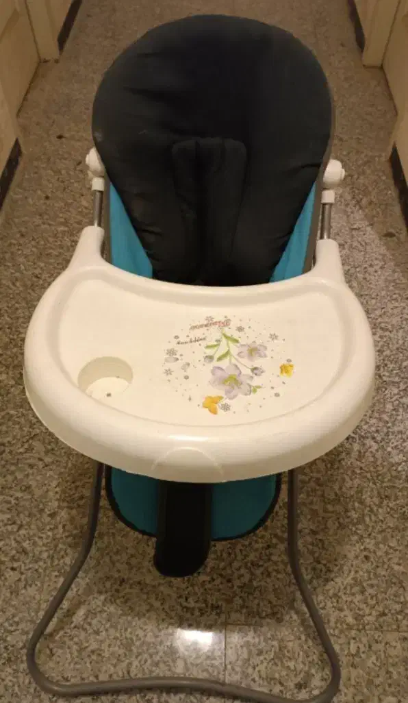 صندلی غذای کودک|تخت و صندلی بچه|اقبالیه, |دیوار