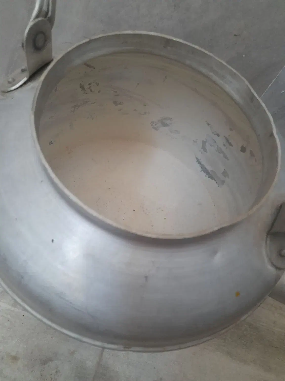 قابلمه و کتری|ظروف پختوپز|خوی, |دیوار