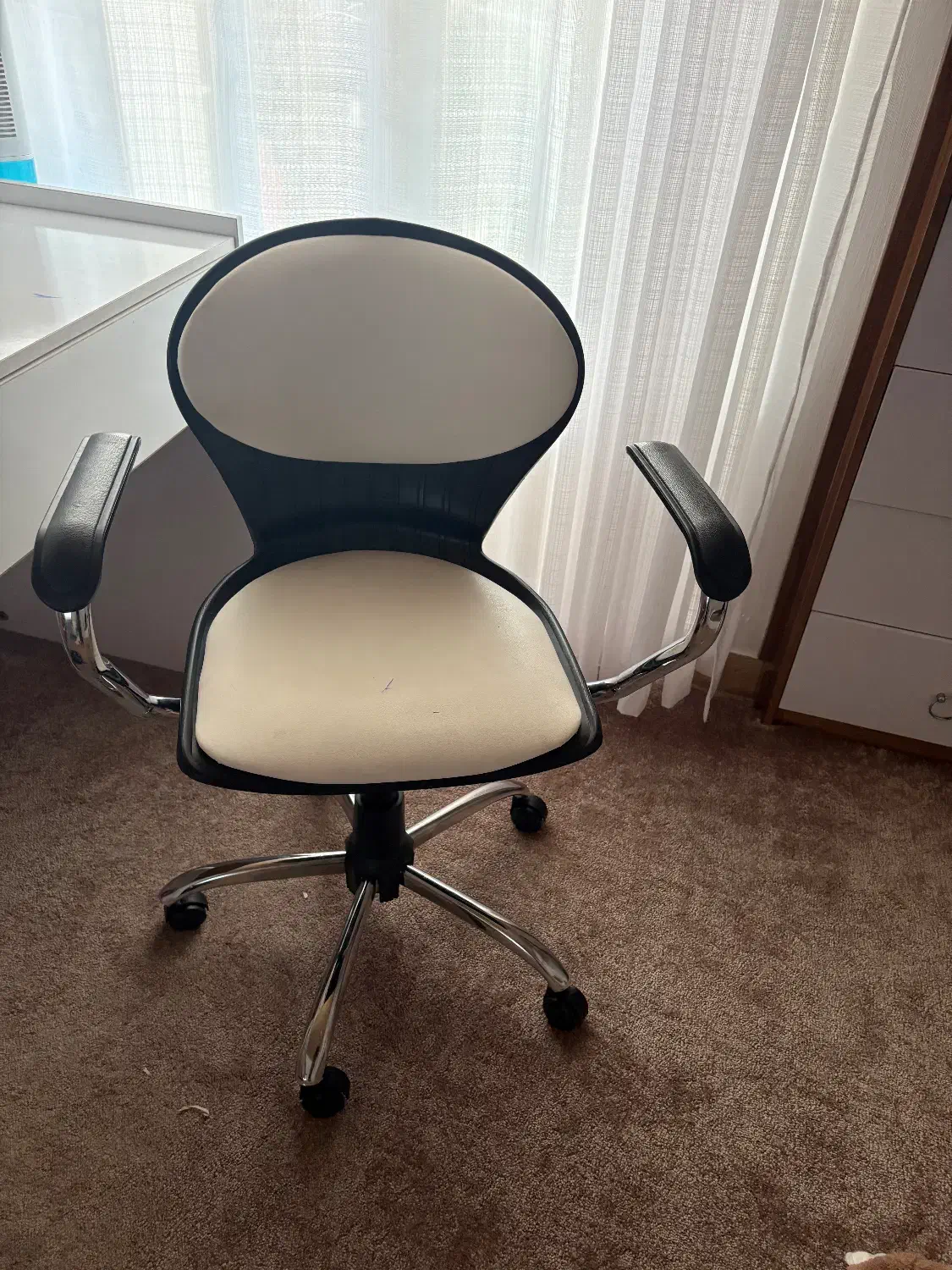 میز تحریر و صندلی گردان|میز تحریر و کامپیوتر|بندر انزلی, آذربایجان|دیوار