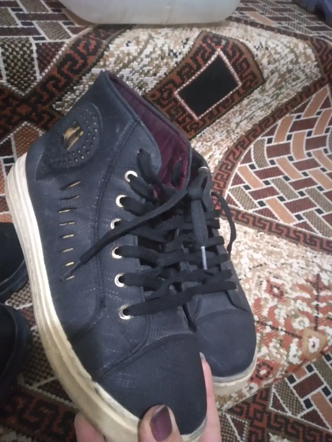 کفش و کیف|کیف، کفش، کمربند|شیروان (خراسان), |دیوار