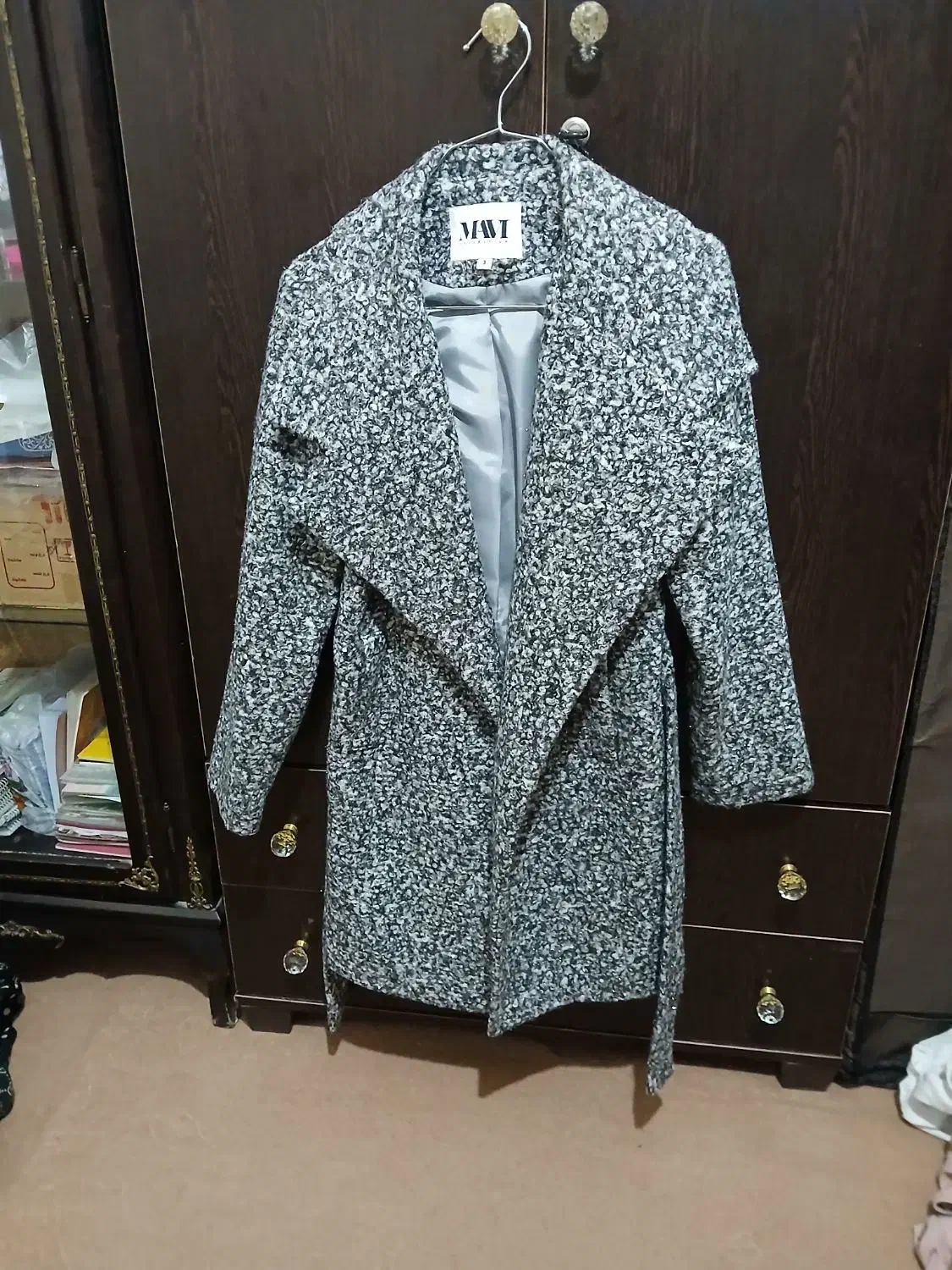 پالتو|لباس|قم, شهر قائم|دیوار