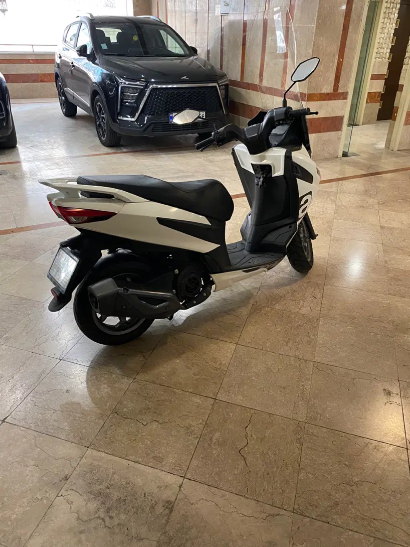 اسکوتر آپریلیا sxr160 پیاجیو|موتورسیکلت|تهران, امیریه|دیوار