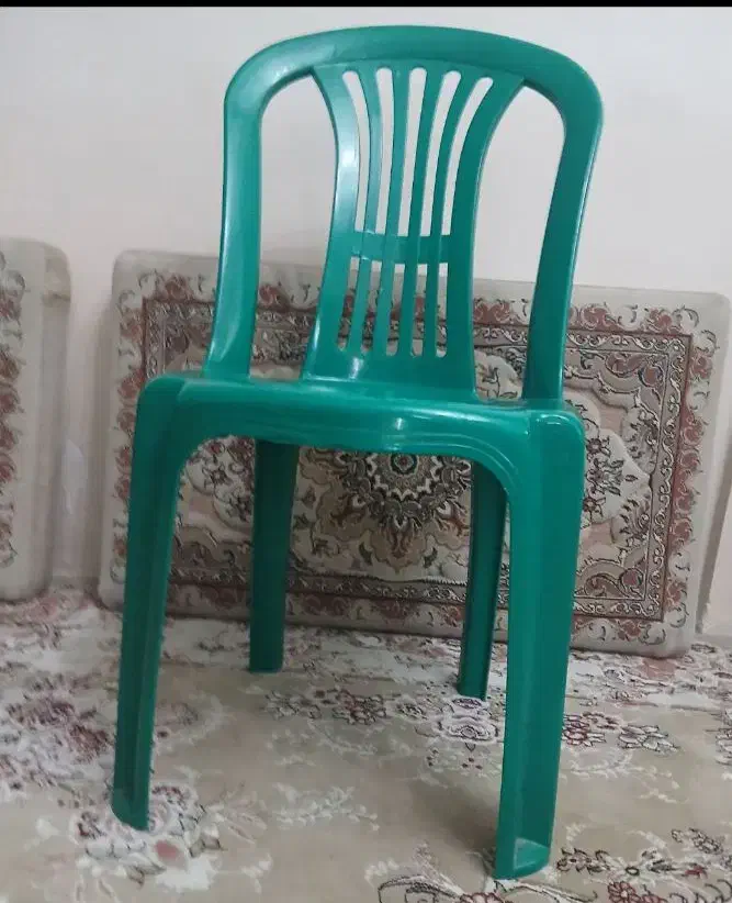 صندلی پلاستیکی سالم هست|صندلی و نیمکت|الوند, |دیوار