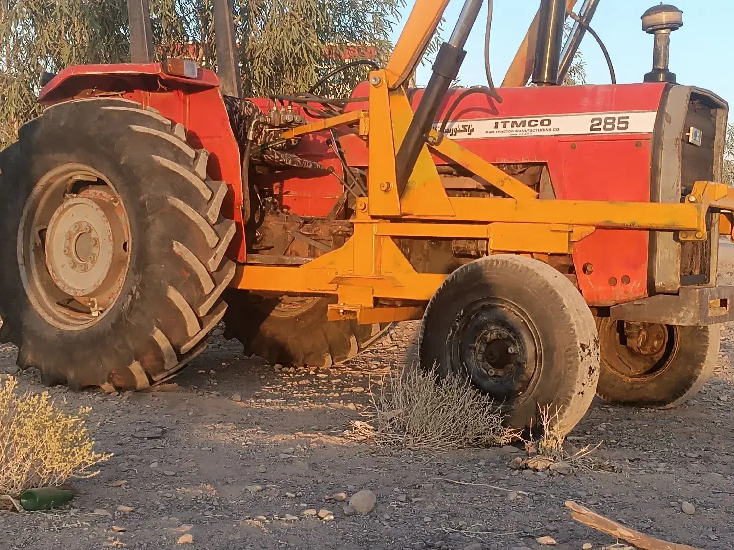 تراکتور ۲۸۵ بیلدار دکل بلند|خودرو سنگین|یزد, |دیوار