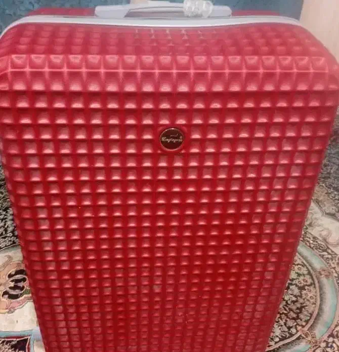 چمدان مسافرتی جادار|کیف، کفش، کمربند|مشهد, موعود|دیوار