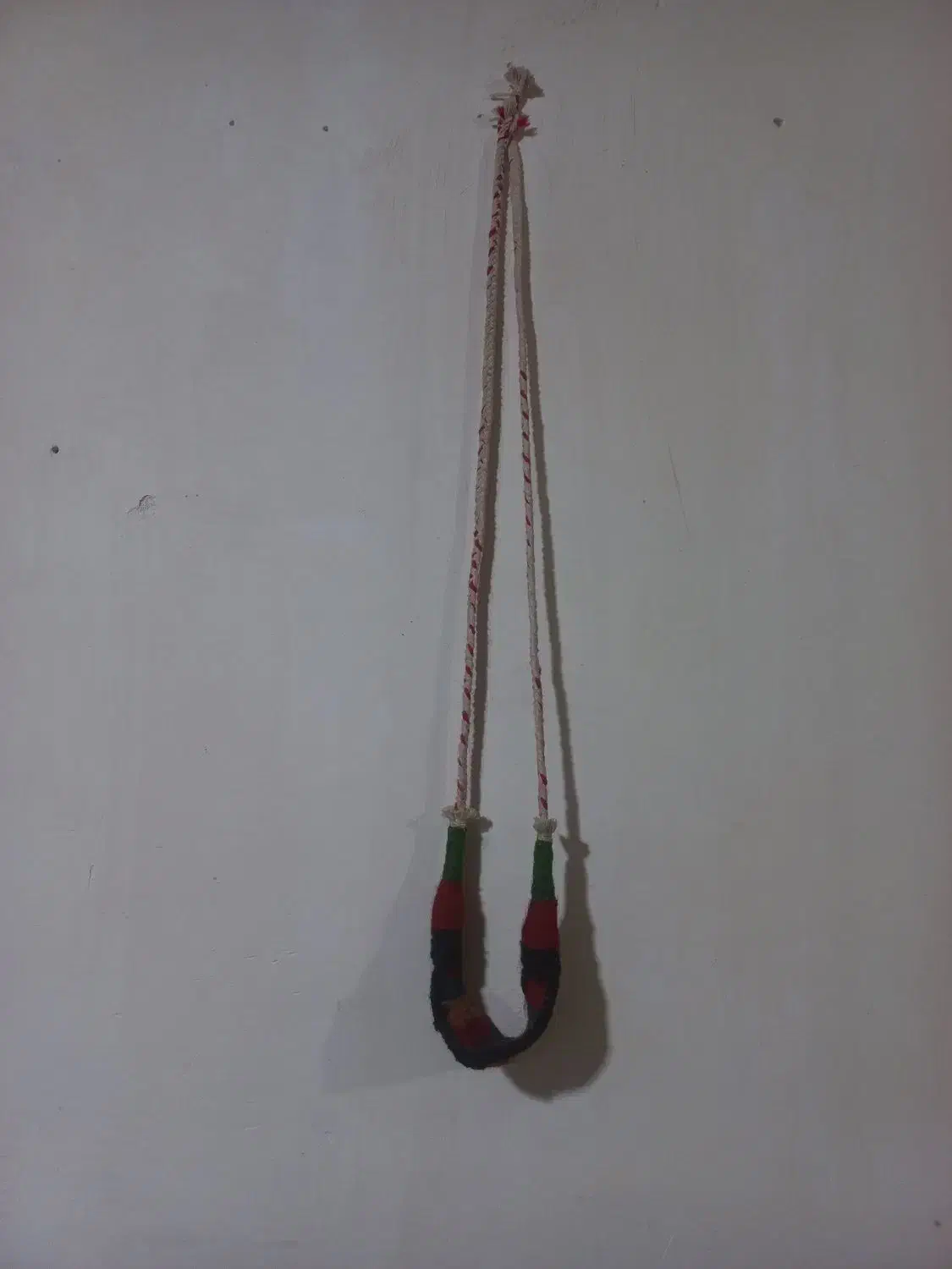 قلاب سنگ|کلکسیون اشیاء عتیقه|نهاوند, |دیوار