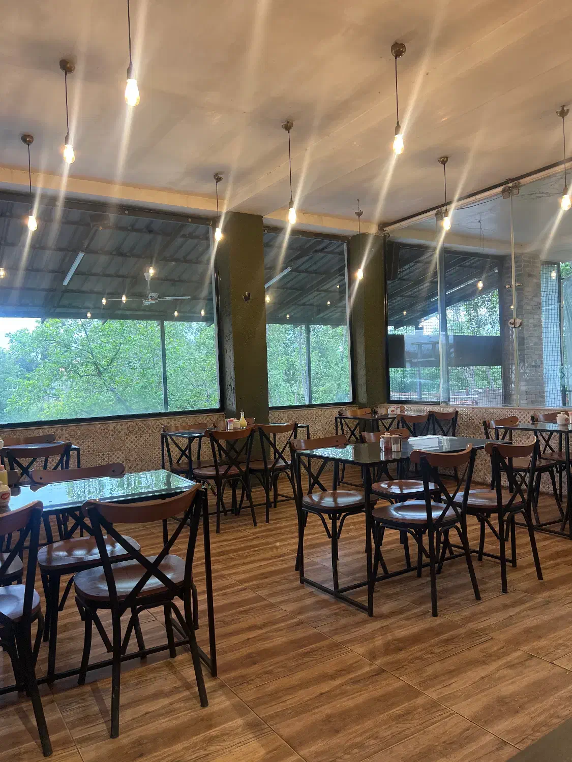 استخدام نیروی کار در رستوران|استخدام خدمات فروشگاه و رستوران|نوشهر, |دیوار