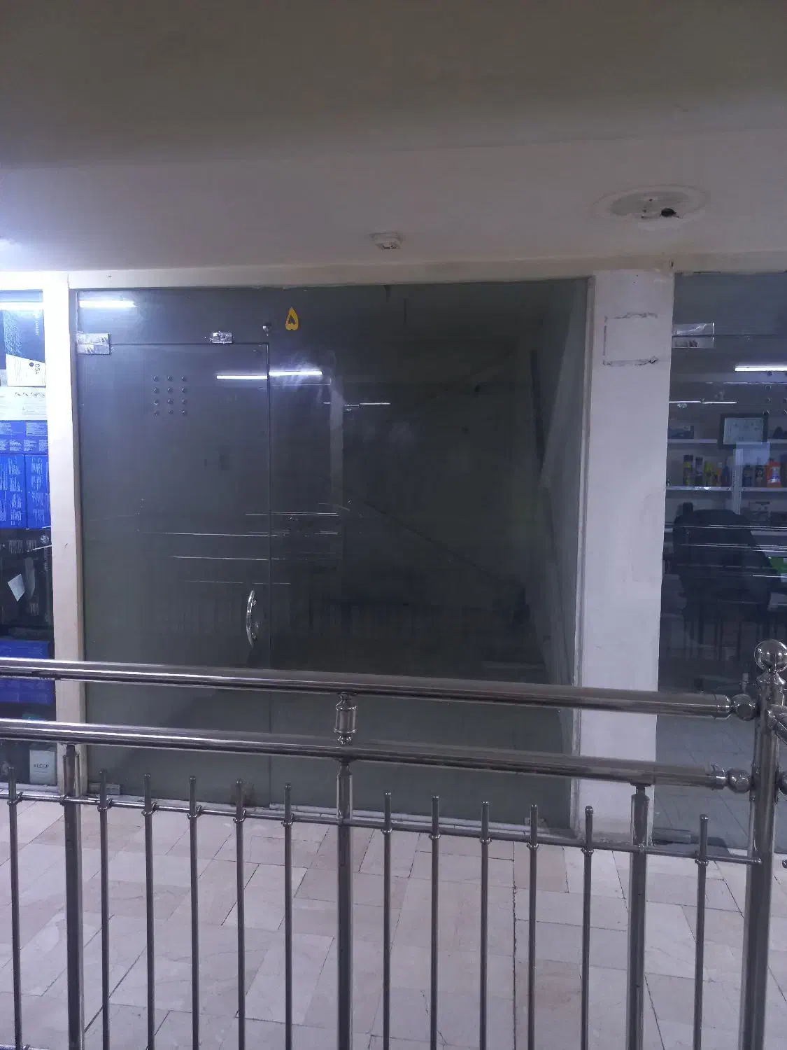 ۱۲ متر مغازه واقع در خیابان ۱۷شهریور|اجارهٔ مغازه و غرفه|تهران, کوثر|دیوار