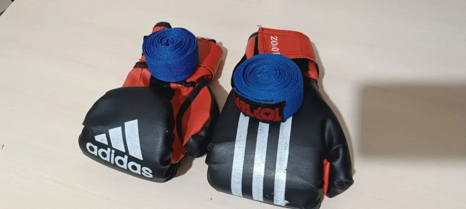 کیسه بوکس به همراه بقیه وسایل|تجهیزات ورزشی|تربت جام, نظامی|دیوار