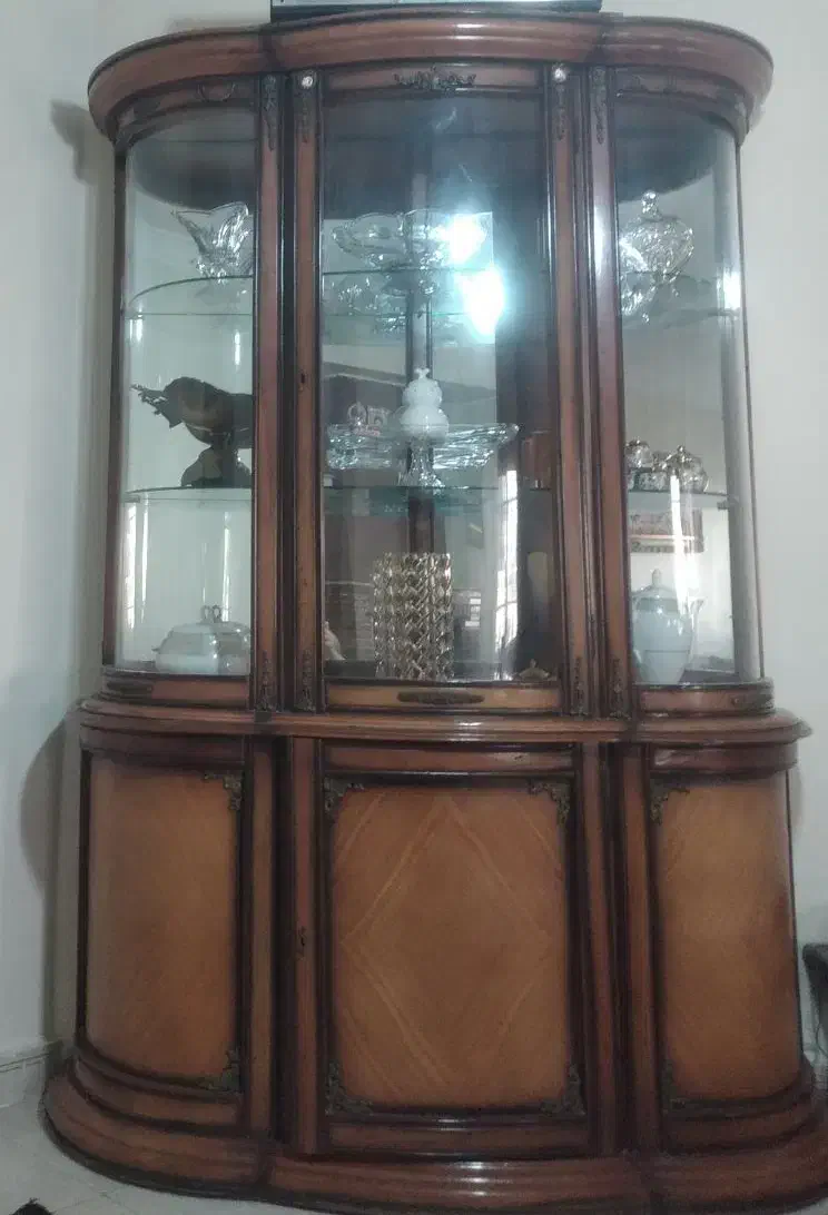 یک عدد بوفه اهدایی|بوفه، ویترین، کنسول|تهران, شهرک دانشگاه|دیوار