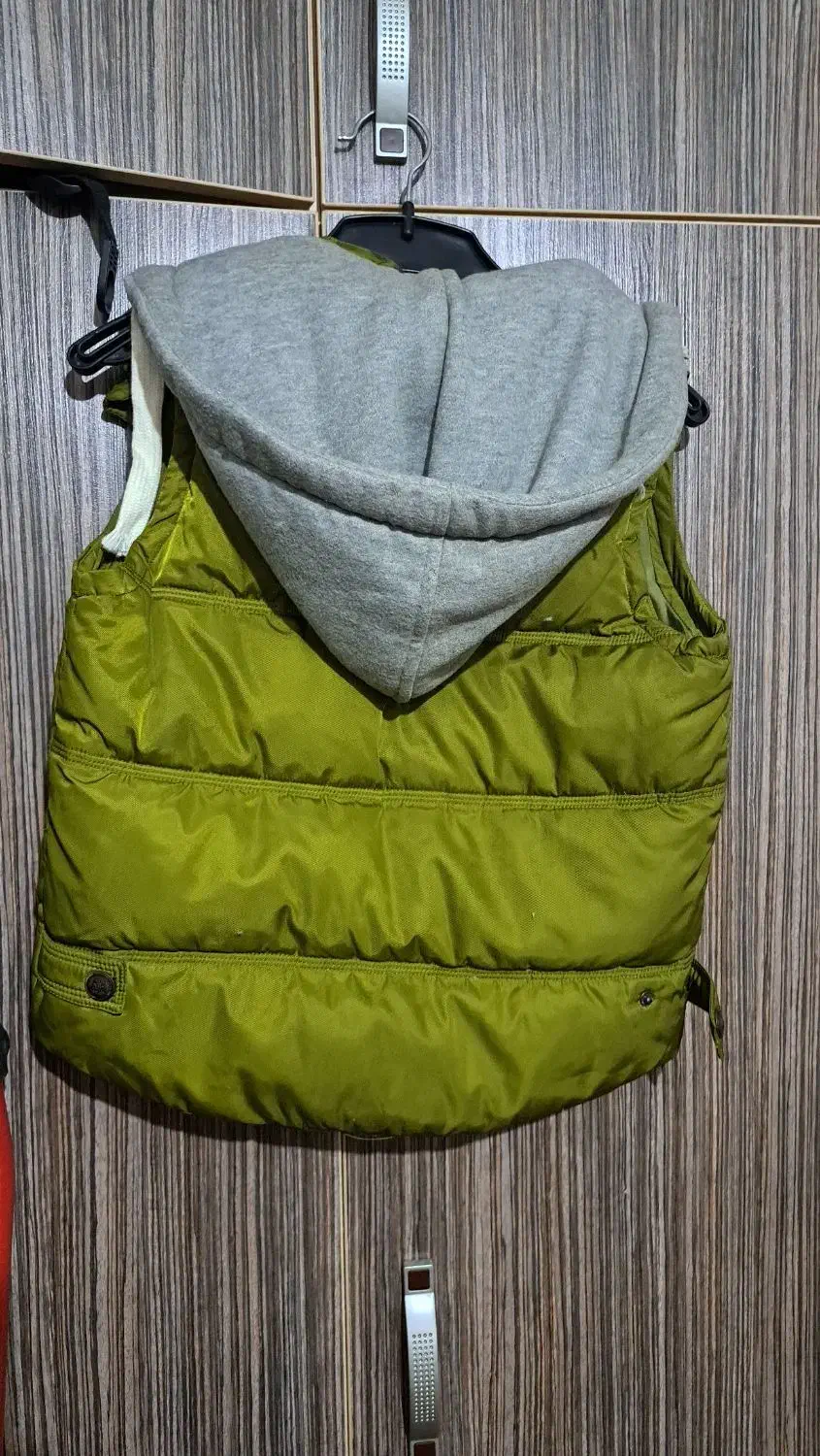 کاپشن و پافر|لباس|رشت, کوی عرفان|دیوار