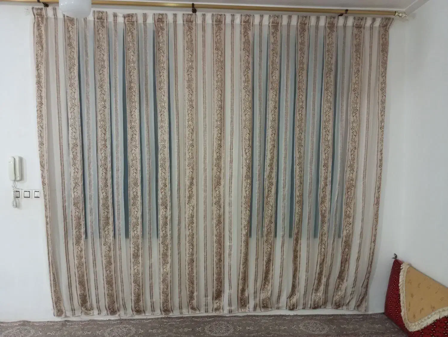 پرده دو رنگ و اکلیدار|پرده، رانر، رومیزی|میانه, |دیوار