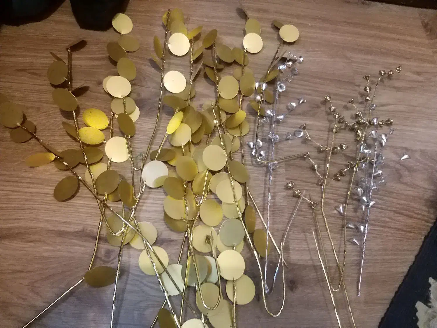 گل پولکی طلایی|گل مصنوعی|لاهیجان, شیشه گران|دیوار