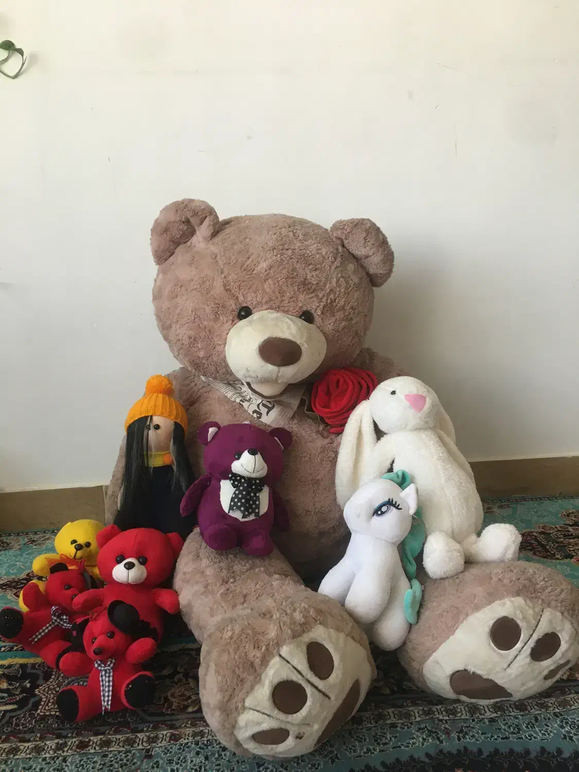 خرس بزرگ|اسباب‌‌بازی|رباط‌کریم, رباط‌کریم|دیوار