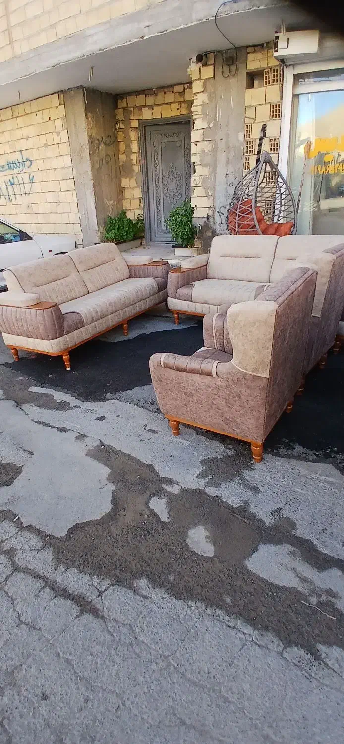 تولیدی مبل و تخت خواب|مبلمان خانگی و میز عسلی|شهرکرد, |دیوار