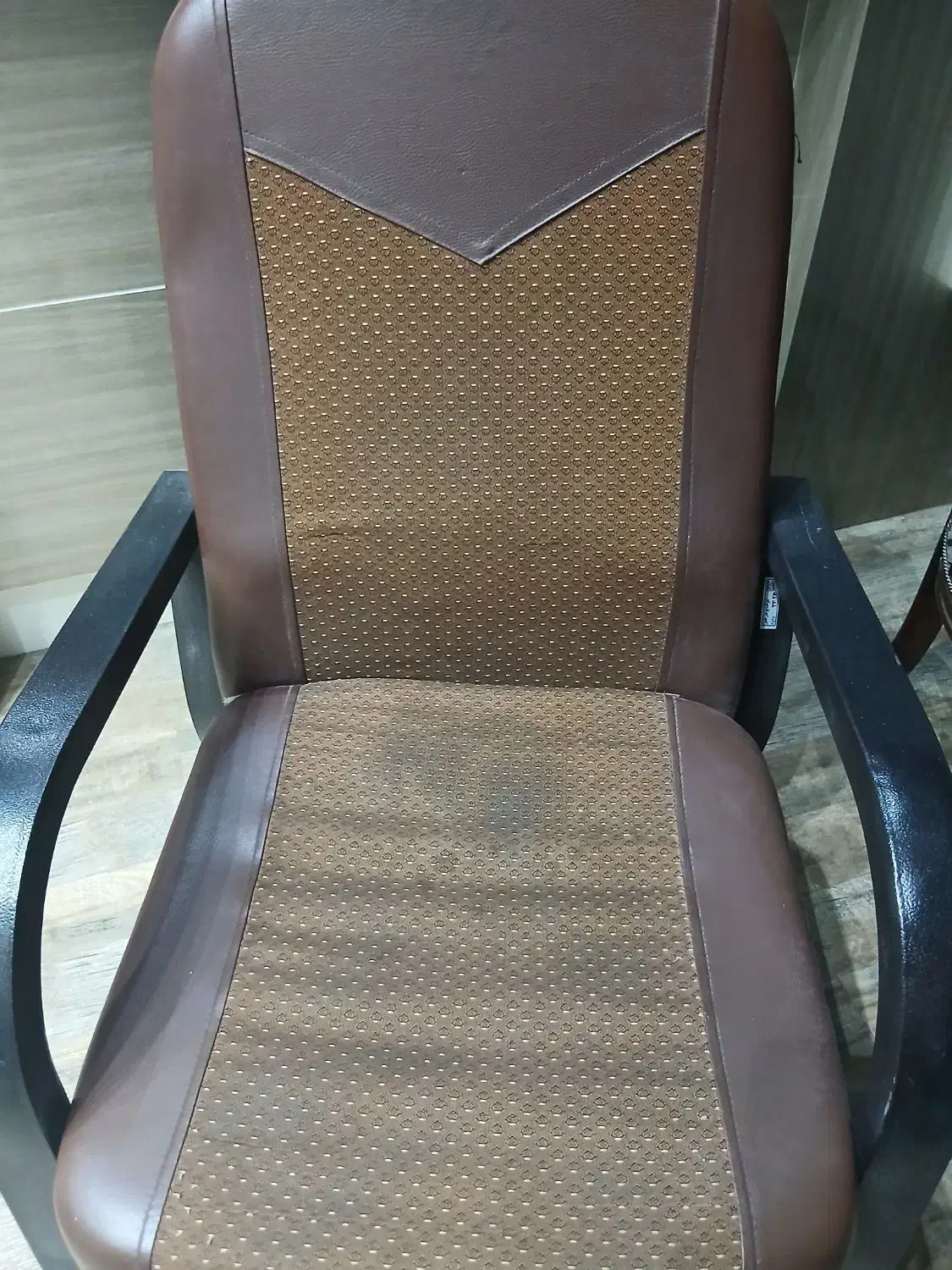 صندلی انتظار و چرخان|صندلی و نیمکت|زاهدان, |دیوار