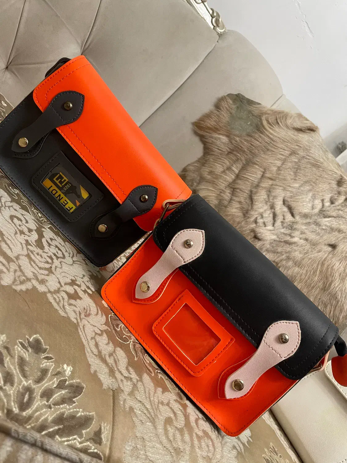 به علت انبار گردانی زیر قیمت خرید|کیف، کفش، کمربند|رشت, دروازه لاکان|دیوار