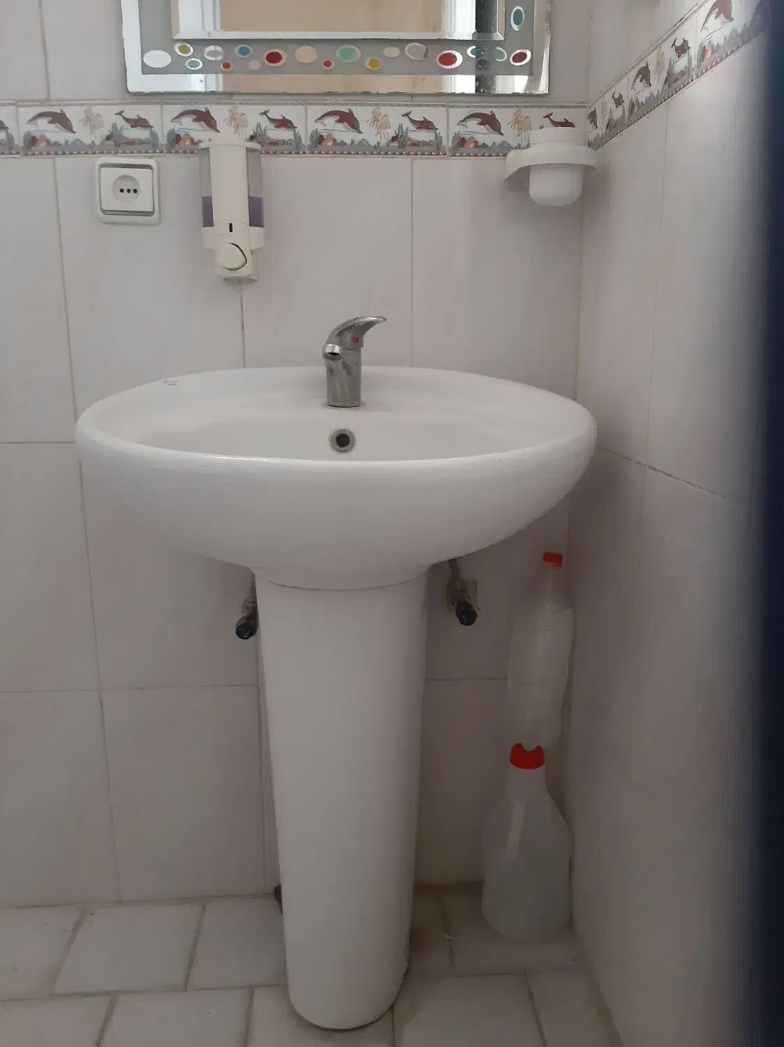 روشویی به همراه شیر اهرمی کاملاً سالم|لوازم سرویس بهداشتی|مشکین‌دشت, |دیوار