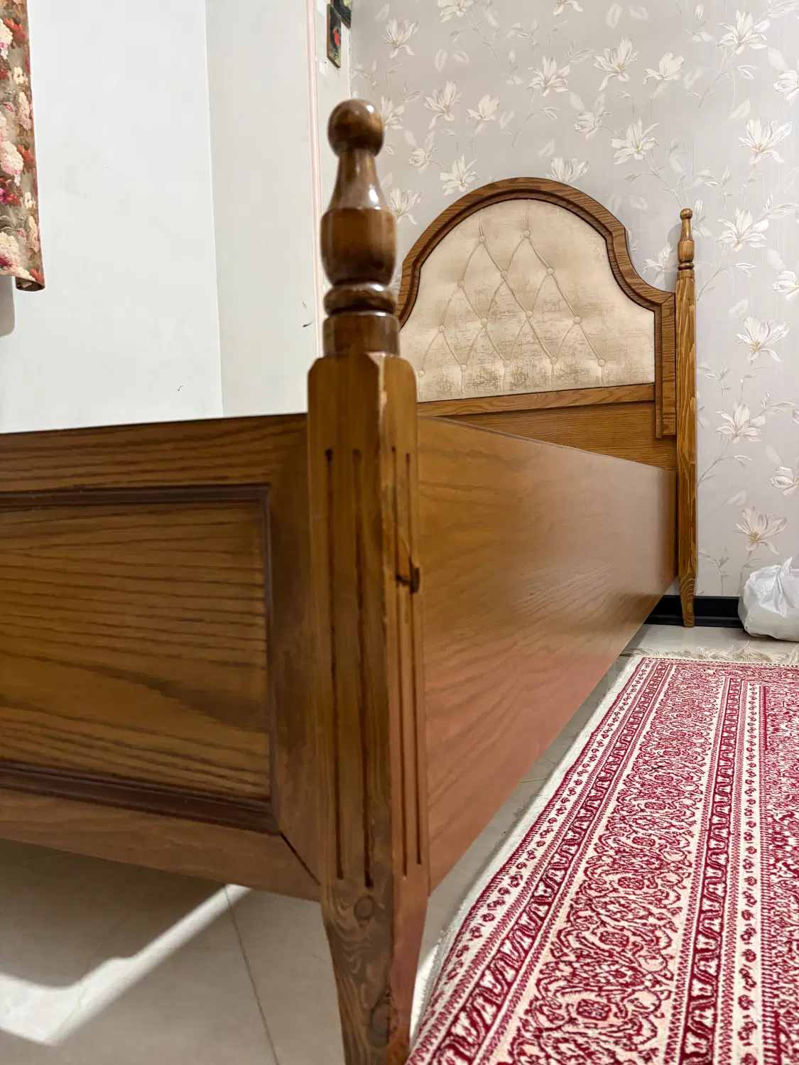 تخت خواب یک نفره سالم|تخت و سرویس خواب|تهران, بلورسازی|دیوار
