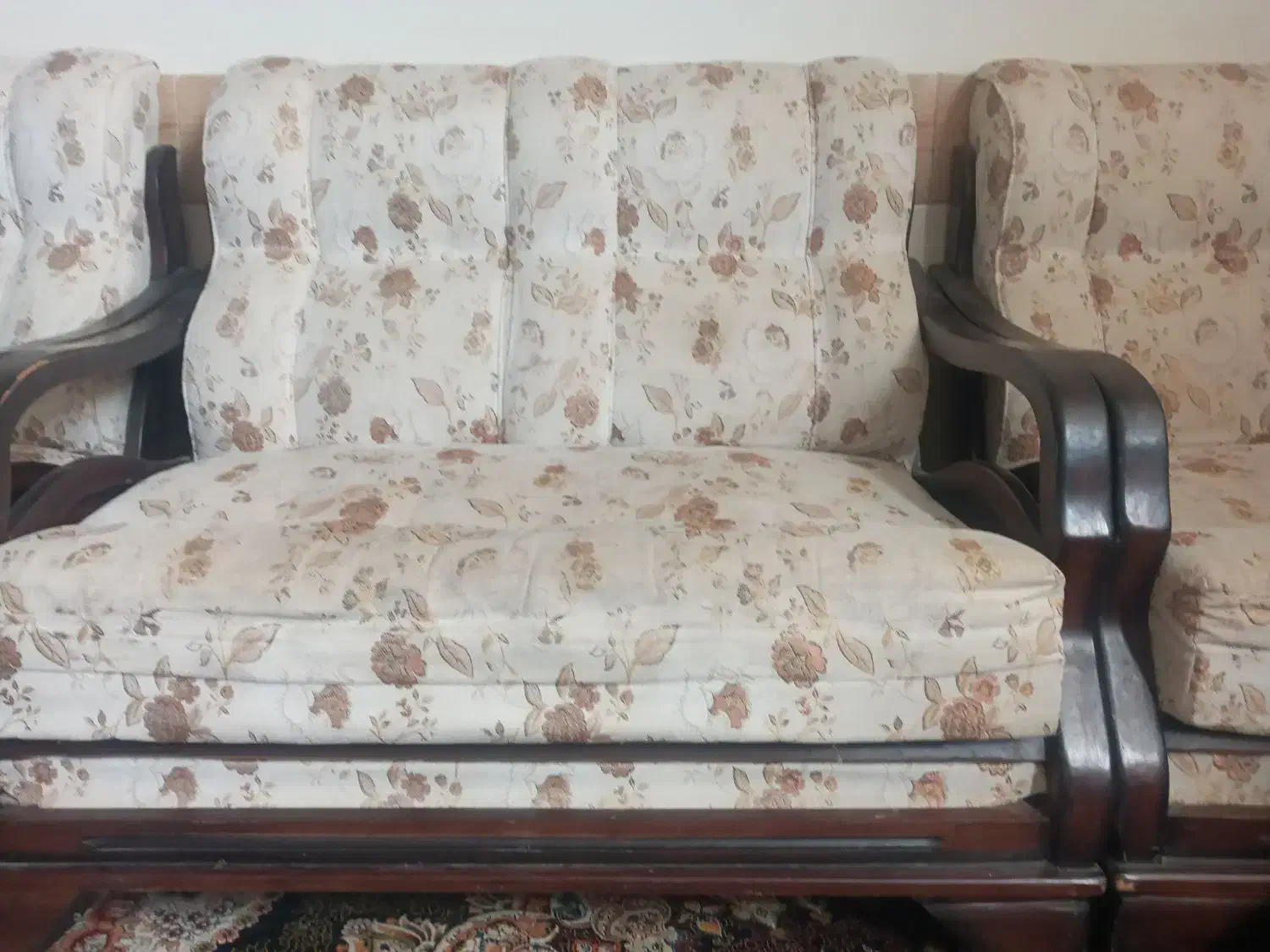 مبل ۷نفره راحتی بدون پارگی|مبلمان خانگی و میز عسلی|اصفهان, سودان|دیوار