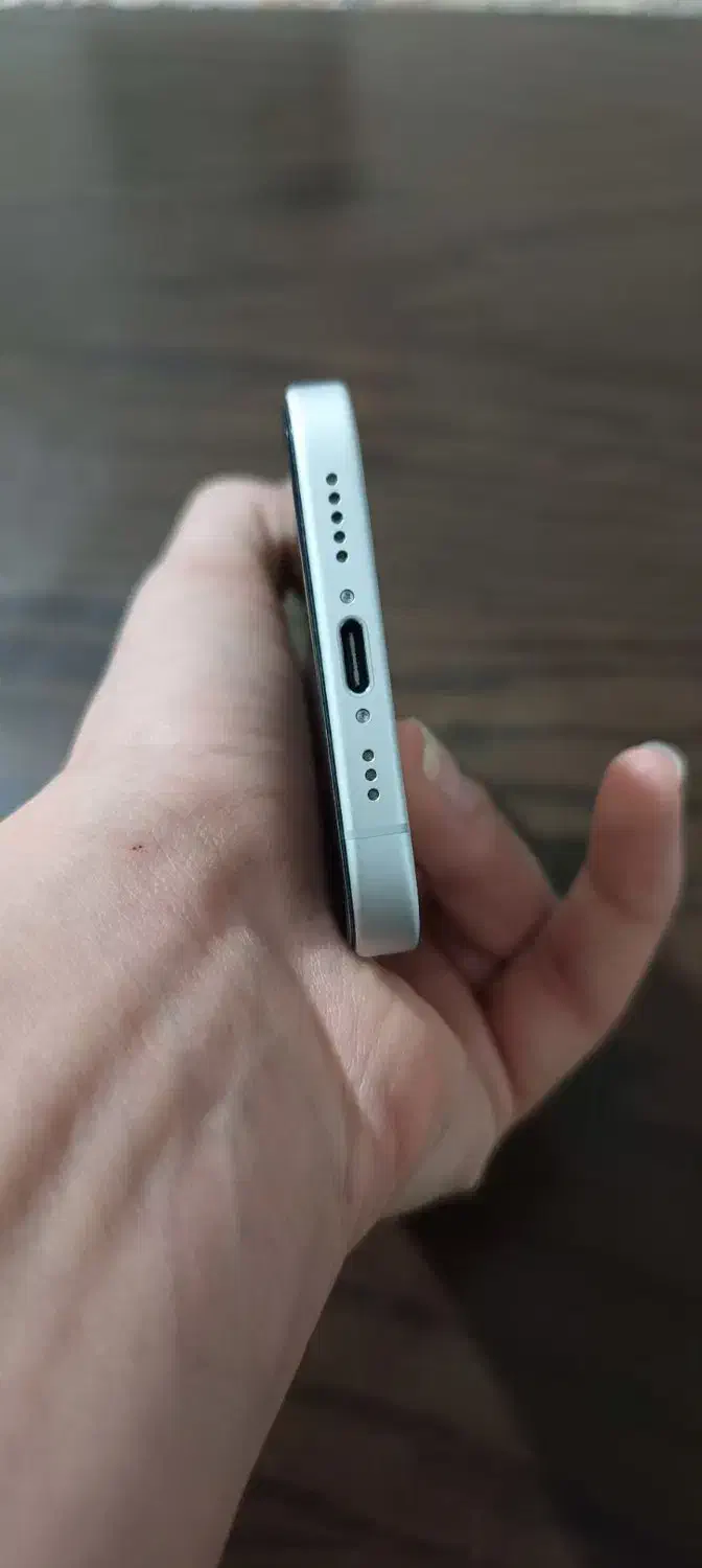 iPhone 16|موبایل|چهارباغ, |دیوار