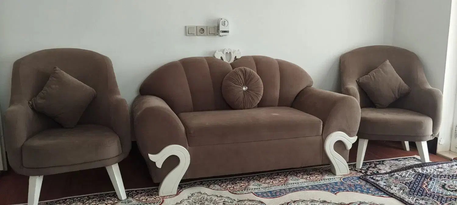 مبل ۷نفره همراه با میز و۴صندلی عسلی|مبلمان خانگی و میز عسلی|گمیشان, |دیوار