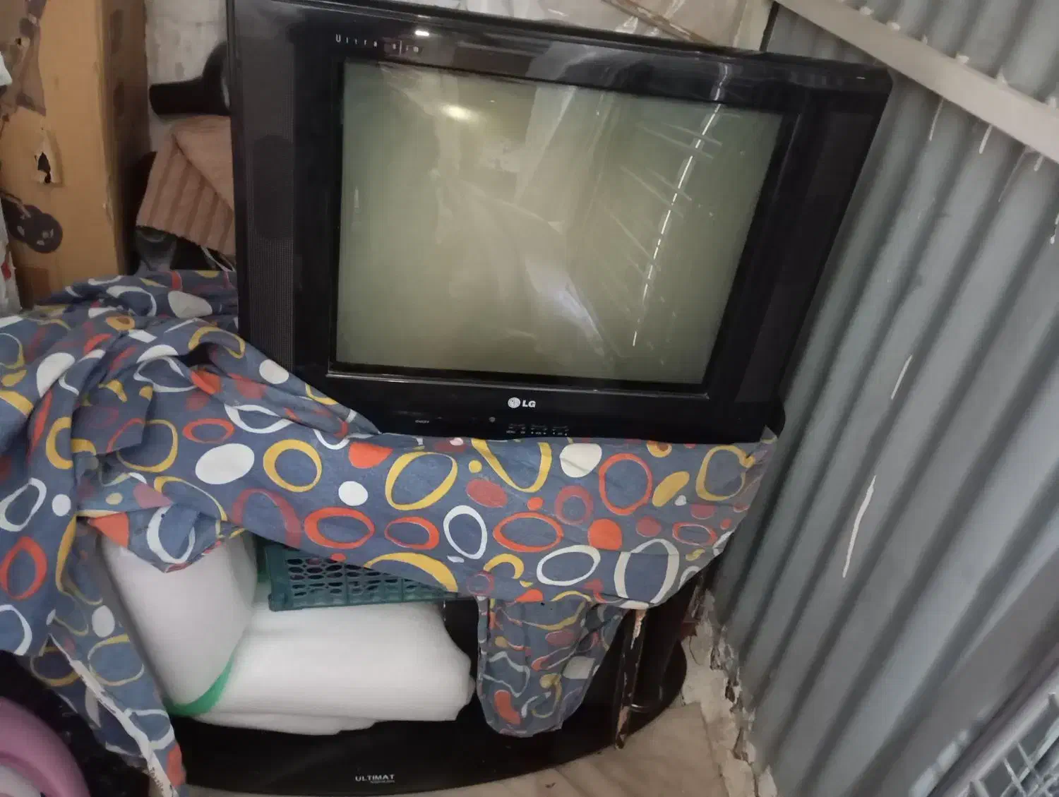 تلویزیون و میز تلویزیون مارک ال جی|تلویزیون و پروژکتور|قم, نیروگاه|دیوار