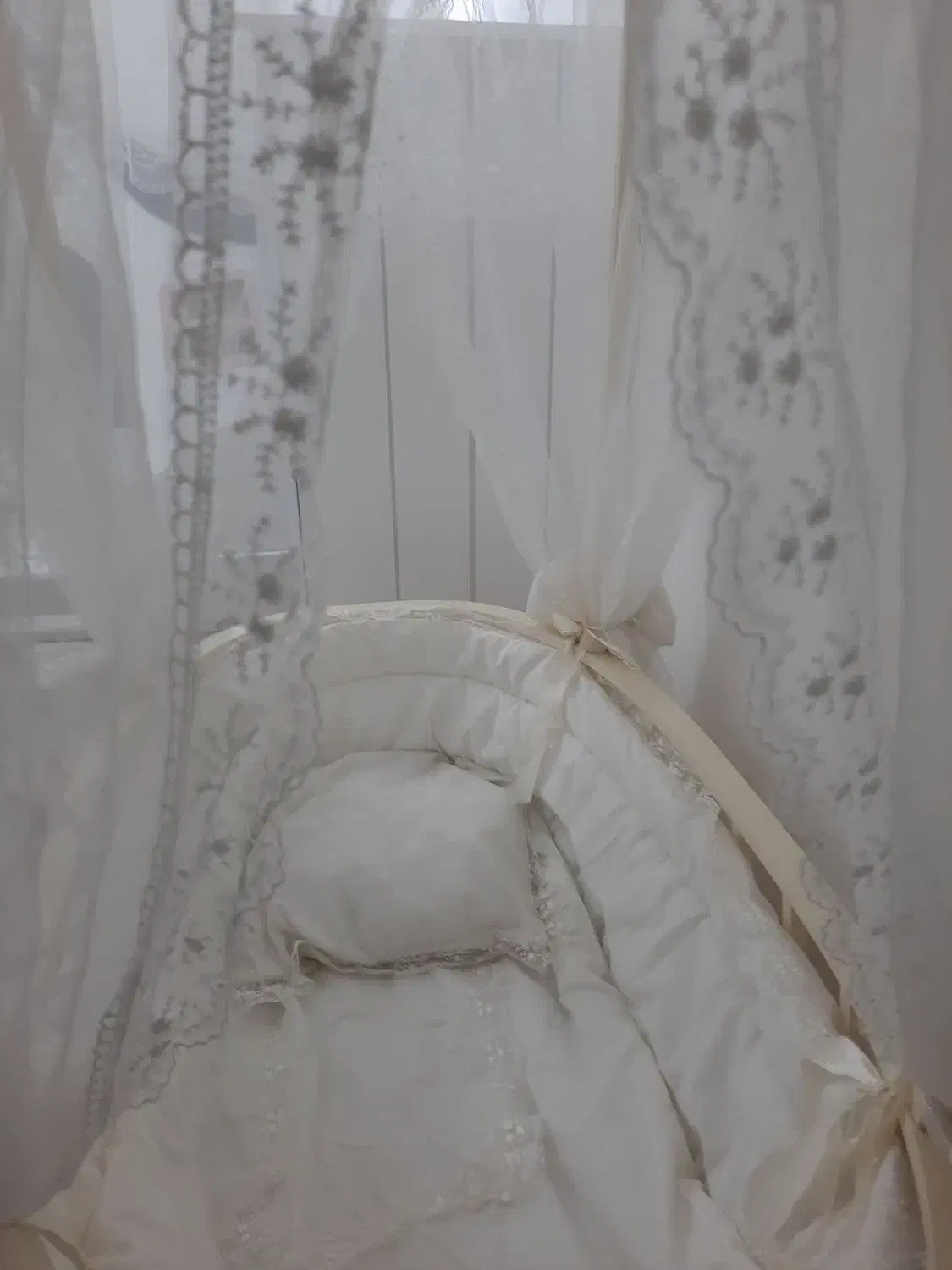 گهواره در حد نو مناسب سیسمونی|اسباب و اثاث بچه|یزد, |دیوار