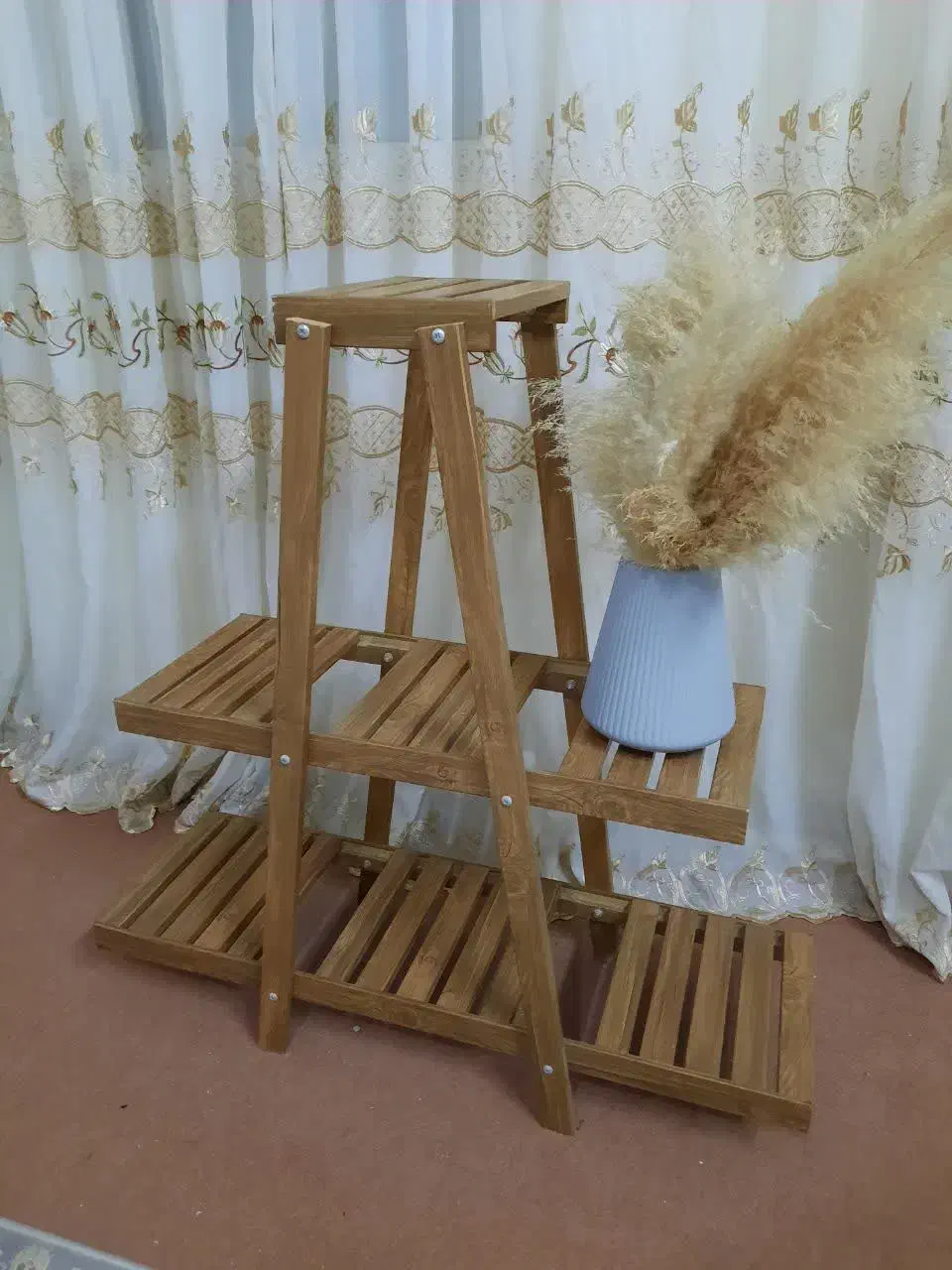 استند گل|گل و گیاه طبیعی|قم, چهل درخت‎|دیوار