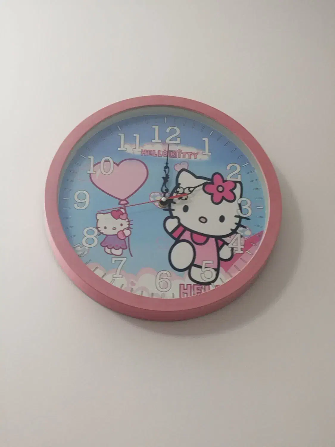 ساعت با طرح هلوکیتی دخترانه|ساعت دیواری و تزئینی|تهران, مشیریه|دیوار