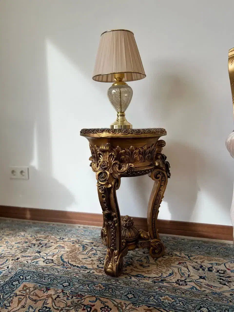 مبلمان سلطنتی|مبلمان خانگی و میز عسلی|اهواز, ۳۰ متری|دیوار