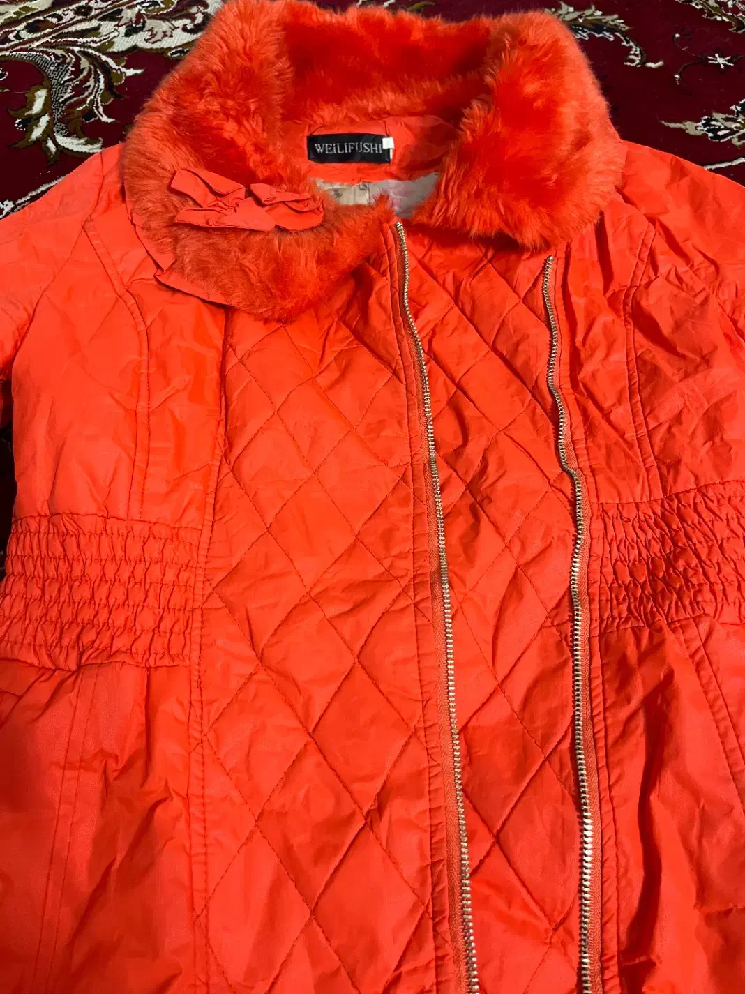 کاپشن نو و تمیز|لباس|صومعهسرا, |دیوار