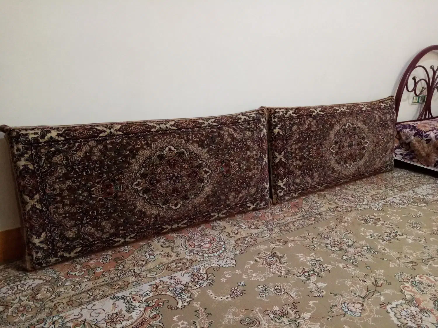 پشتی|پشتی|نیشابور, شهرک جانبازان|دیوار